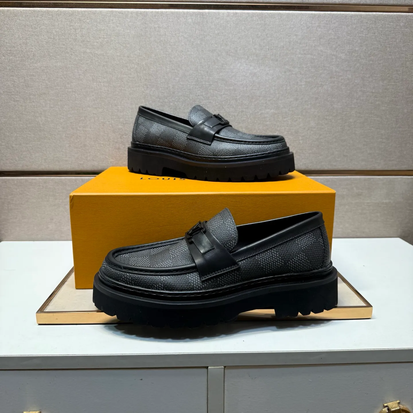 Men's men's shoes 💰pp620【Lv～】Men's casual leather shoes 2025z cabinet sales simultaneously 🔶Size: 39-44 #️⃣ 🔷3 colors🔜The upper is made of cowhide stitching ➕Cowhide lining, comfortable and breathable, sole: original comfortable and wear-resistant outsole, ⚠️real thing📱photographed🎬real thing is better📢📢📢